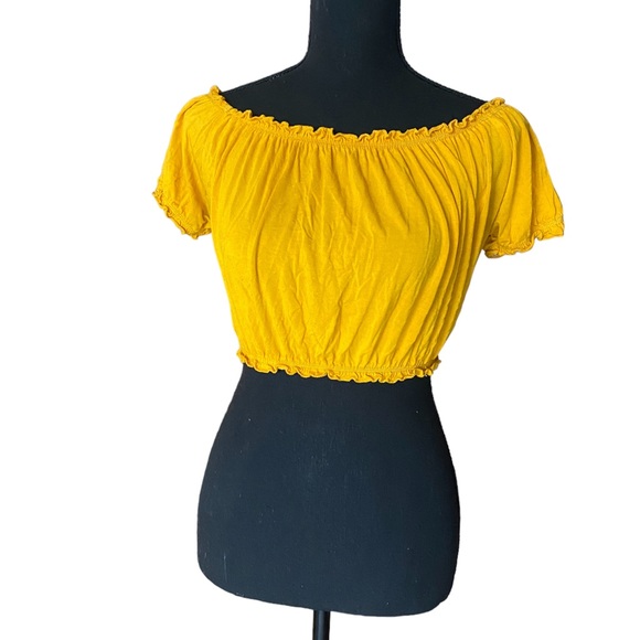 yellow ruched crop top - Picture 3 of 4